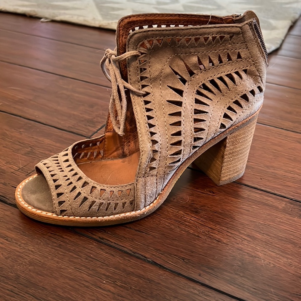 Jeffrey Campbell Cut Out Sandals Cordillo Laser Cut Out Sandals